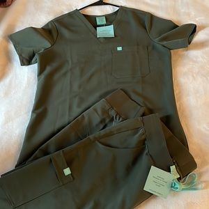 NEW WITH TAGS! Grade Malade scrubs (figs dupe)